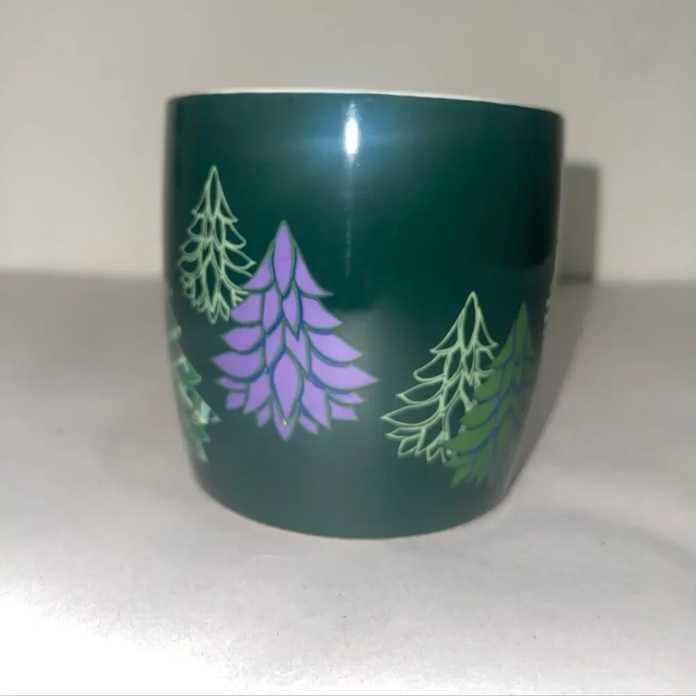 2020 Starbucks Holiday Christmas Coffee Mug 18 fl oz w/green & Purple Trees EUC